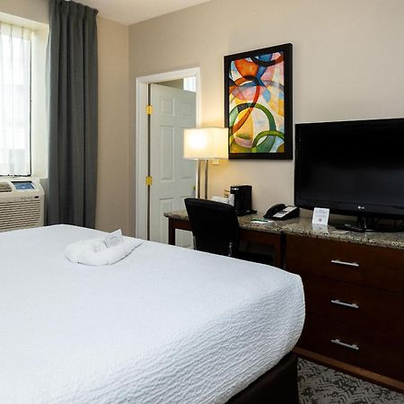 Quality Inn & Suites (Adults Only) แวนคูเวอร์ ภายนอก รูปภาพ