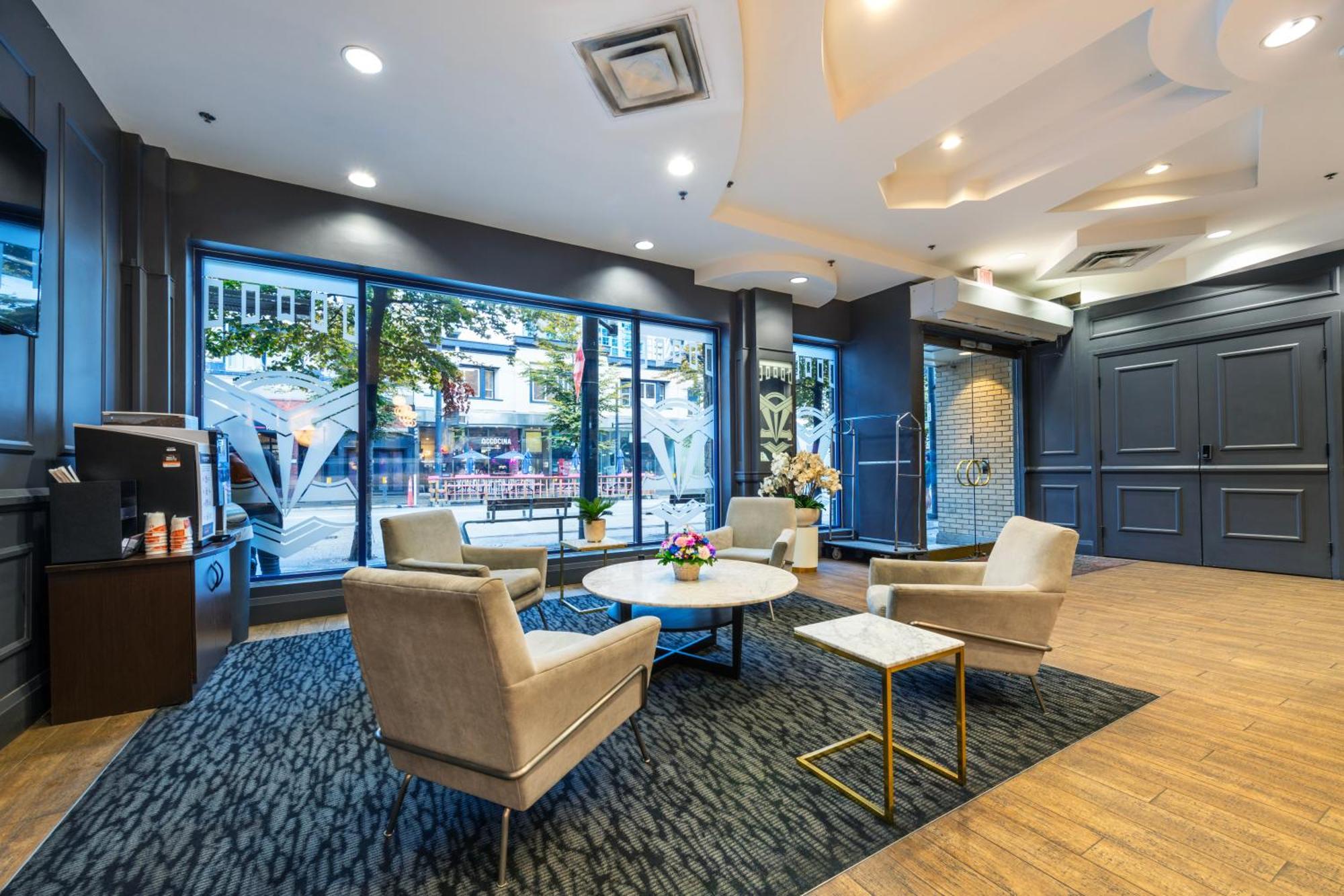 Quality Inn & Suites (Adults Only) แวนคูเวอร์ ภายนอก รูปภาพ