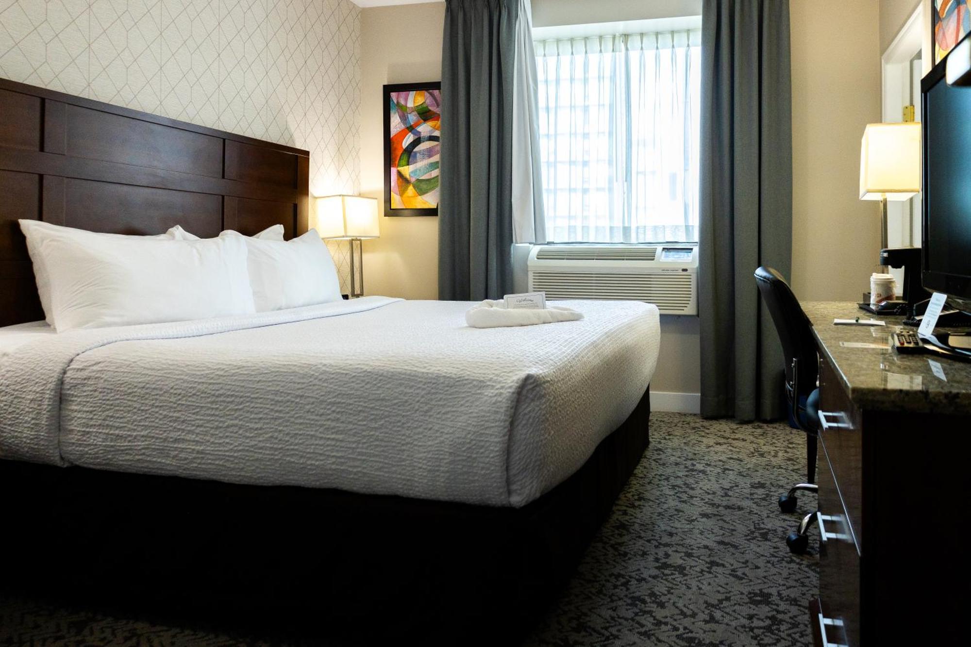 Quality Inn & Suites (Adults Only) แวนคูเวอร์ ภายนอก รูปภาพ