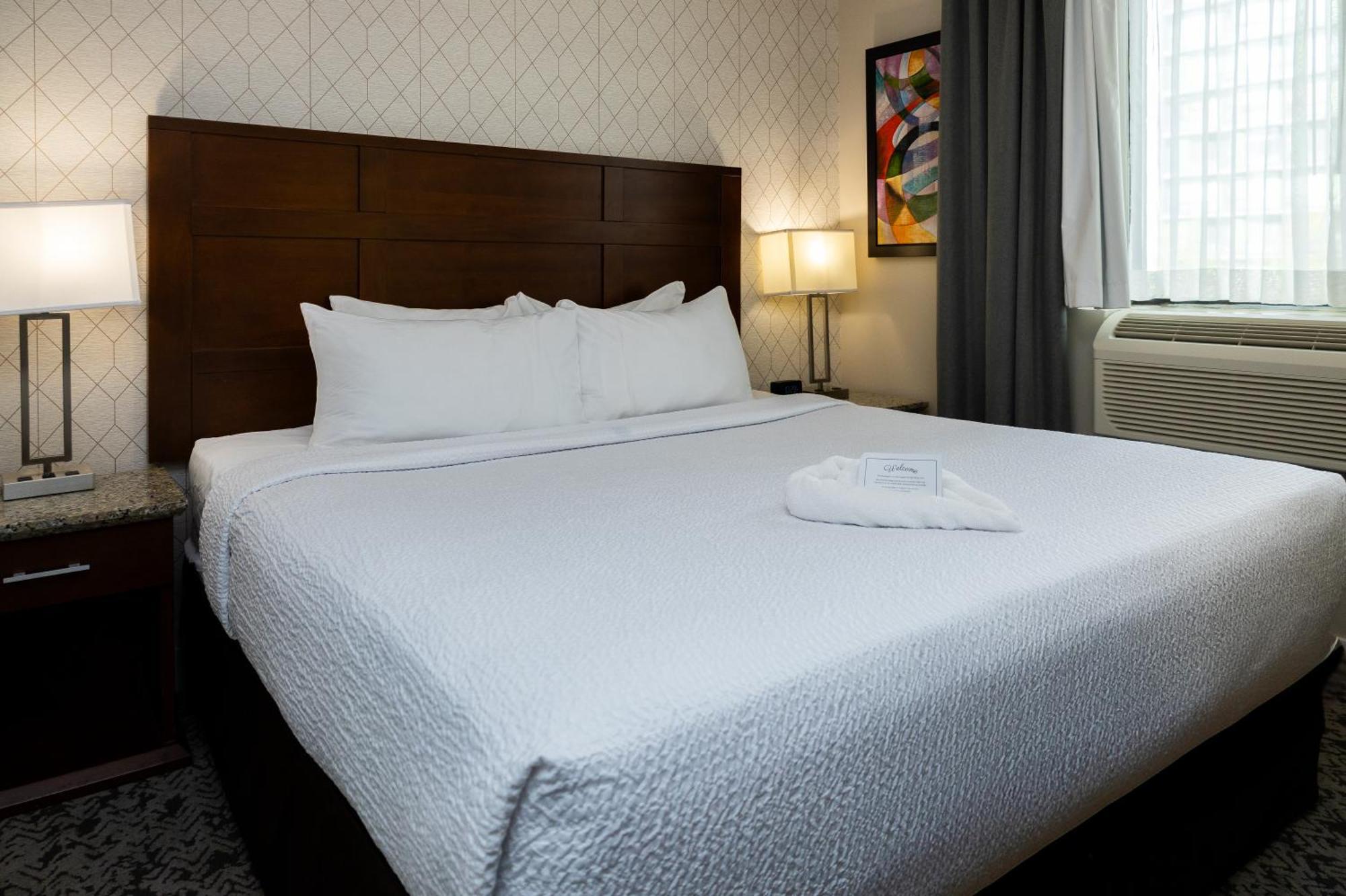 Quality Inn & Suites (Adults Only) แวนคูเวอร์ ภายนอก รูปภาพ