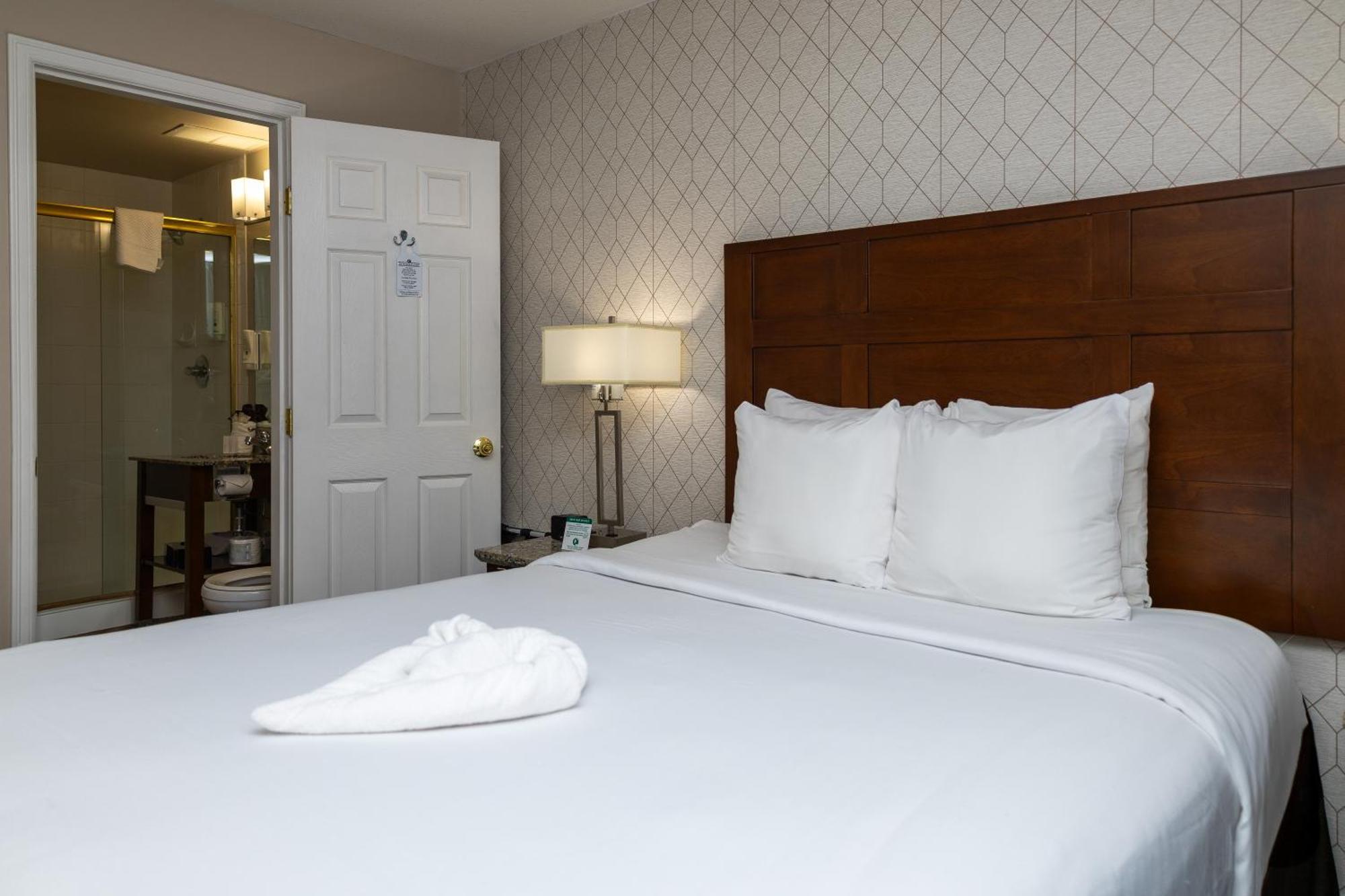 Quality Inn & Suites (Adults Only) แวนคูเวอร์ ภายนอก รูปภาพ